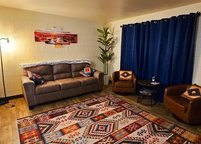 1Bd, King, Brkfst, Large Tvs, Wd, Sleeps 4, Bbq