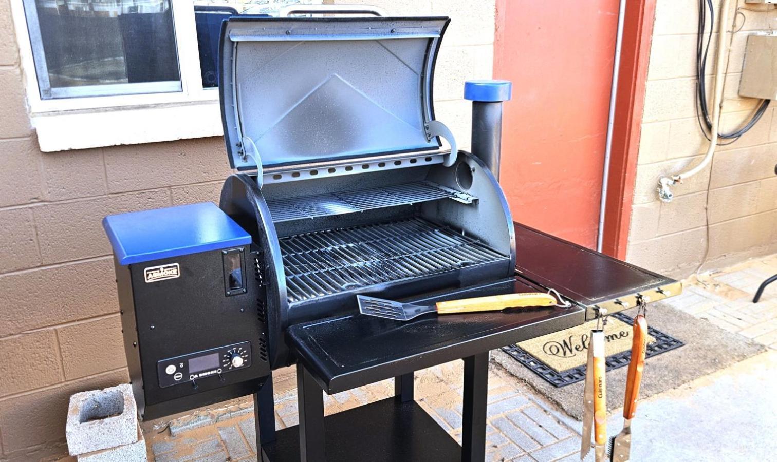 1bd, King, Brkfst, Large Tvs, Wd, Sleeps 4, Bbq Page